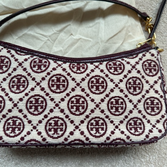 Tory Burch T-monogram chenille shoulder bag - Picture 4 of 6